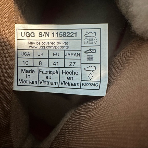 UGG Brown and Black Winter Boots with Red Laces - Picture 7 of 7